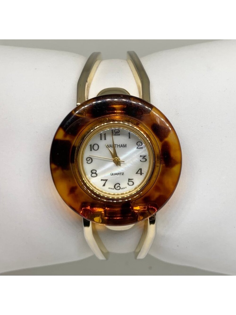 Waltham gold tone tortoise shell bezel women’s watch 35mm quartz 6.5” running
